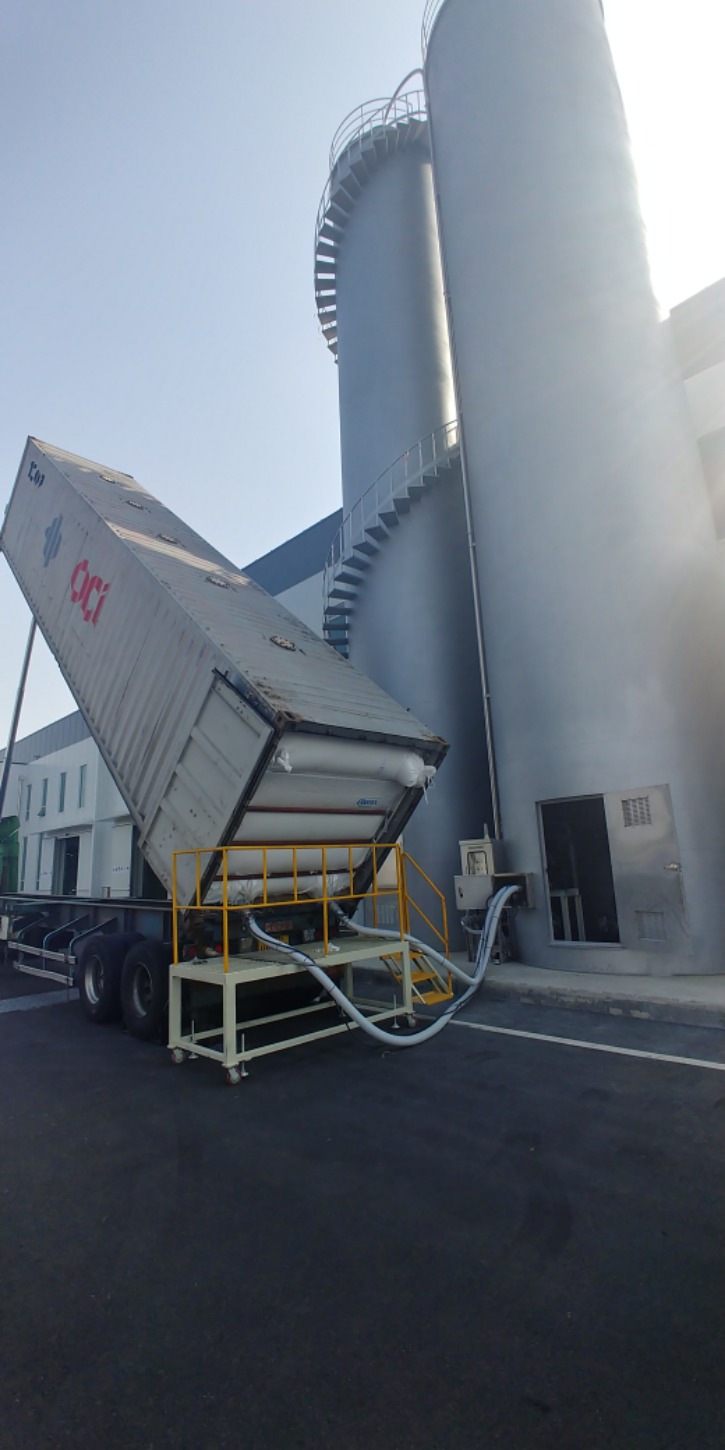 SILICA 컨테이너 하역1.jpg